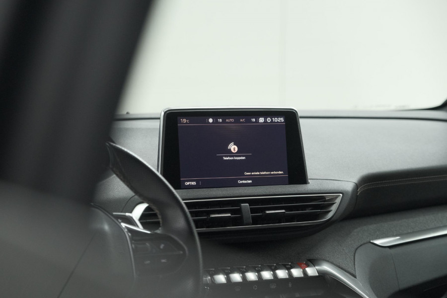 Peugeot 3008 1.6 e-THP 165 GT Line | Trekhaak | Panoramadak | Camera | Elektronische Kofferklep