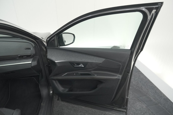 Peugeot 3008 1.6 e-THP 165 GT Line | Trekhaak | Panoramadak | Camera | Elektronische Kofferklep