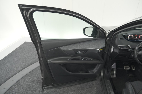 Peugeot 3008 1.6 e-THP 165 GT Line | Trekhaak | Panoramadak | Camera | Elektronische Kofferklep