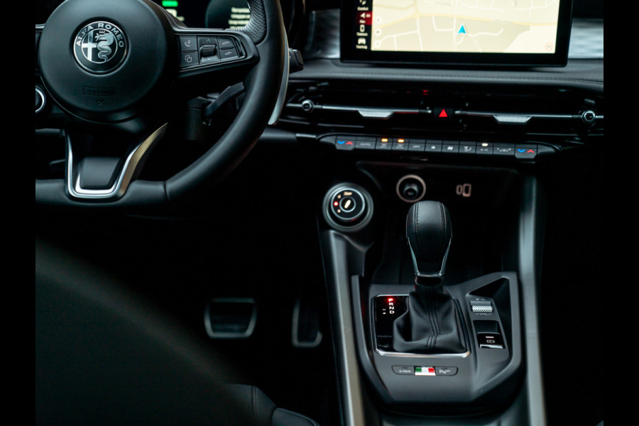 Alfa Romeo Tonale 1.3T PHEV 280pk Veloce | NL-auto | Pano-dak | Harman/Kardon | Stoelventilatie | Adapt. cruise |