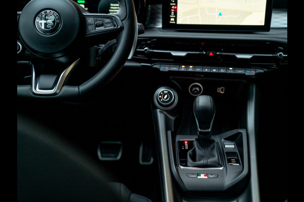 Alfa Romeo Tonale 1.3T PHEV 280pk Veloce | NL-auto | Pano-dak | Harman/Kardon | Stoelventilatie | Adapt. cruise |