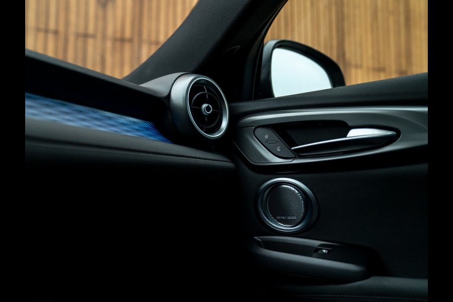 Alfa Romeo Tonale 1.3T PHEV 280pk Veloce | NL-auto | Pano-dak | Harman/Kardon | Stoelventilatie | Adapt. cruise |