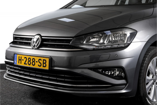 Volkswagen Golf Sportsvan 1.5 TSI ACT 130 PK Comfortline - Automaat | Adapt. Cruise | Stoelverw. | PDC | Camera | App.Connect + NAV. | ECC | DAB | Trekhaak | LM 16" |