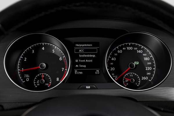 Volkswagen Golf Sportsvan 1.5 TSI ACT 130 PK Comfortline - Automaat | Adapt. Cruise | Stoelverw. | PDC | Camera | App.Connect + NAV. | ECC | DAB | Trekhaak | LM 16" |