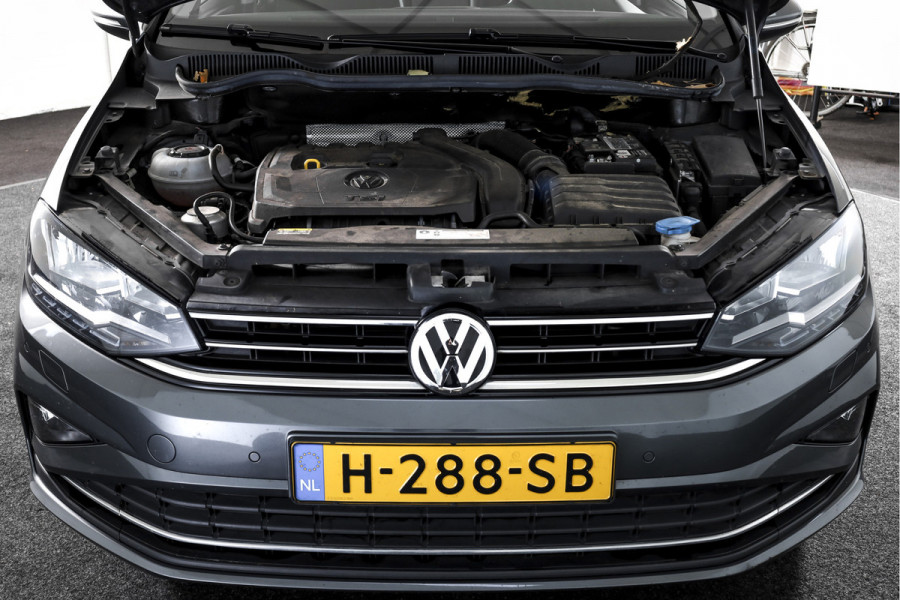 Volkswagen Golf Sportsvan 1.5 TSI ACT 130 PK Comfortline - Automaat | Adapt. Cruise | Stoelverw. | PDC | Camera | App.Connect + NAV. | ECC | DAB | Trekhaak | LM 16" |