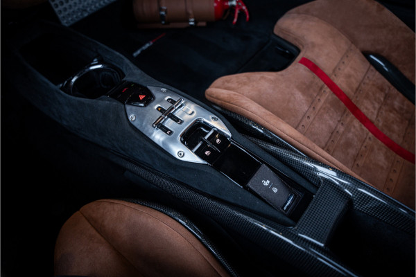 Ferrari SF90 Stradale 4.0 V8 Assetto Fiorano - Carbon | Alcantara | Carplay