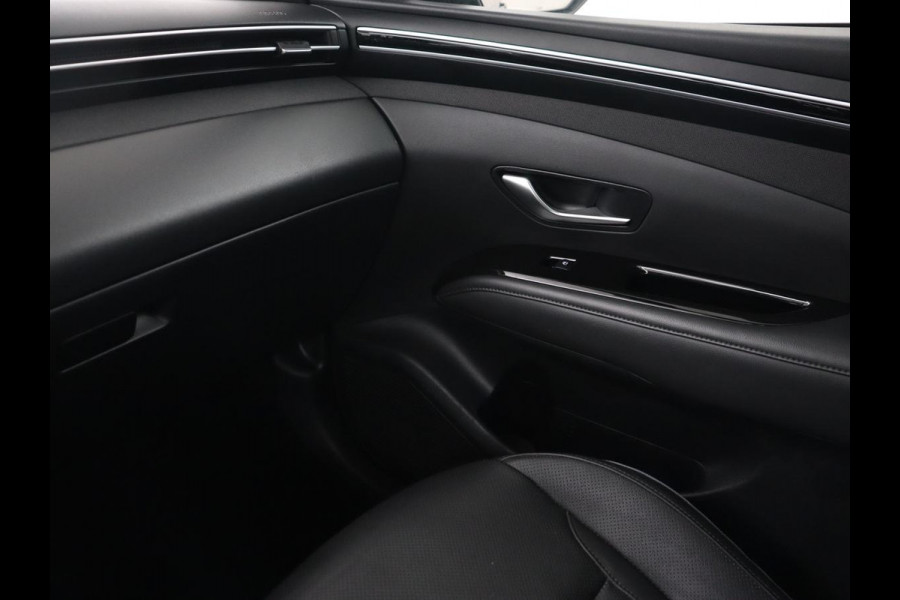 Hyundai Tucson 1.6 T-GDI PHEV Premium Sky 4WD | Panoramadak | Stoelventilatie | Leder | 360 Camera | Adaptive cruise | Memory | Achterbankverwarming | Carplay | Full LED | Navigatie | Plug In