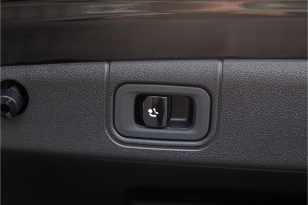 Mercedes-Benz E-Klasse 300 e AMG Premium, Pano, Hyperscreen, Distronic, Nightpack 2024