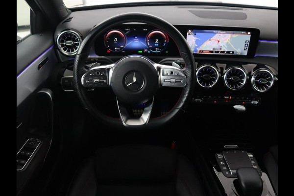 Mercedes-Benz A-Klasse 250e AMG Limited | Carplay | Stoelverwarming | Camera | Leder/Alcantara | Sfeerverlichting | Navigatie | Park Assist | Full LED | DAB | Widescreen | Climate control | PHEV | Plug In