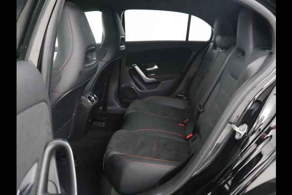 Mercedes-Benz A-Klasse 250e AMG Limited | Carplay | Stoelverwarming | Camera | Leder/Alcantara | Sfeerverlichting | Navigatie | Park Assist | Full LED | DAB | Widescreen | Climate control | PHEV | Plug In
