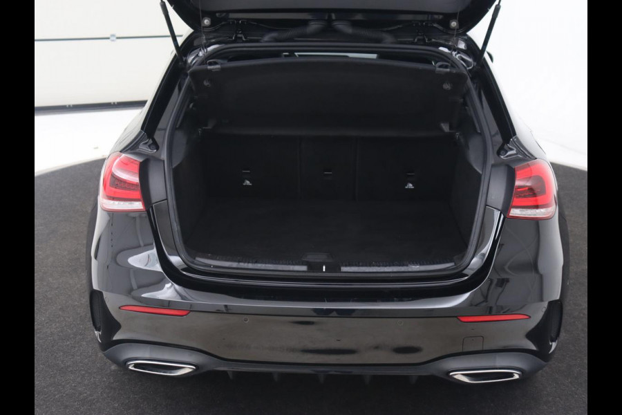 Mercedes-Benz A-Klasse 250e AMG Limited | Carplay | Stoelverwarming | Camera | Leder/Alcantara | Sfeerverlichting | Navigatie | Park Assist | Full LED | DAB | Widescreen | Climate control | PHEV | Plug In