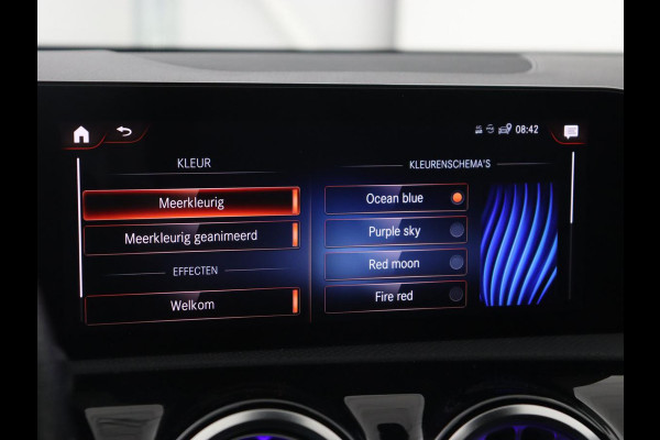 Mercedes-Benz A-Klasse 250e AMG Limited | Carplay | Stoelverwarming | Camera | Leder/Alcantara | Sfeerverlichting | Navigatie | Park Assist | Full LED | DAB | Widescreen | Climate control | PHEV | Plug In