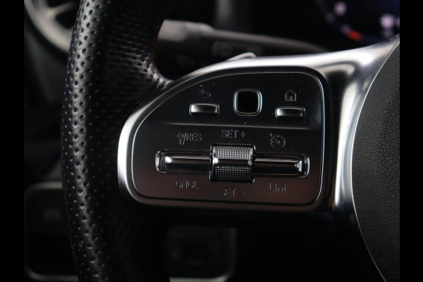 Mercedes-Benz A-Klasse 250e AMG Limited | Carplay | Stoelverwarming | Camera | Leder/Alcantara | Sfeerverlichting | Navigatie | Park Assist | Full LED | DAB | Widescreen | Climate control | PHEV | Plug In