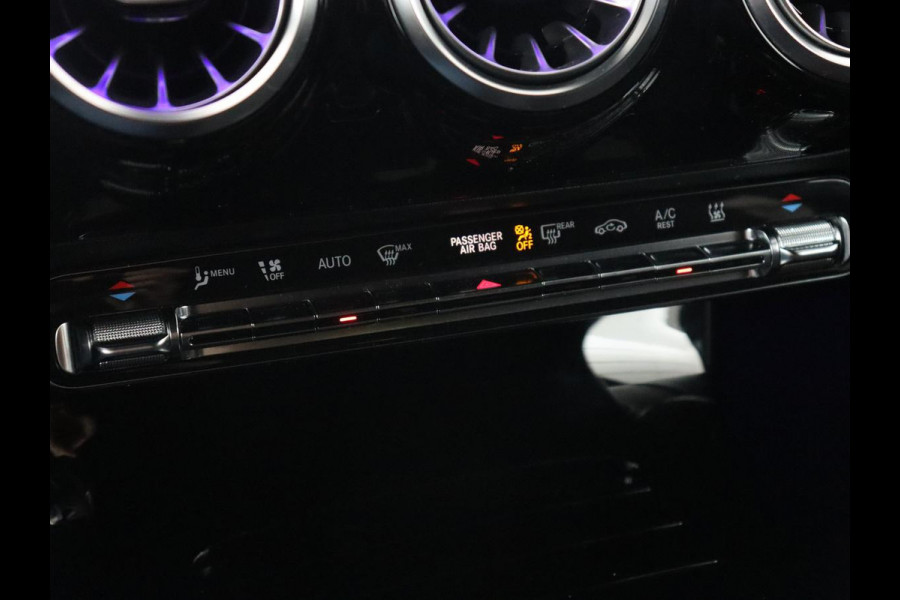 Mercedes-Benz A-Klasse 250e AMG Limited | Carplay | Stoelverwarming | Camera | Leder/Alcantara | Sfeerverlichting | Navigatie | Park Assist | Full LED | DAB | Widescreen | Climate control | PHEV | Plug In