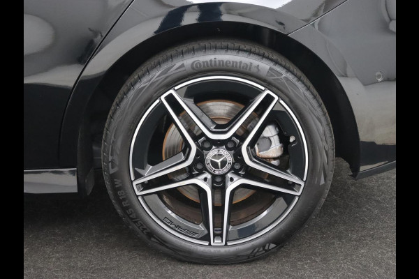 Mercedes-Benz A-Klasse 250e AMG Limited | Carplay | Stoelverwarming | Camera | Leder/Alcantara | Sfeerverlichting | Navigatie | Park Assist | Full LED | DAB | Widescreen | Climate control | PHEV | Plug In