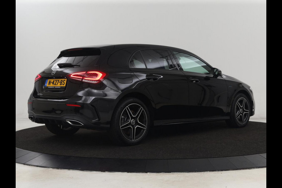 Mercedes-Benz A-Klasse 250e AMG Limited | Carplay | Stoelverwarming | Camera | Leder/Alcantara | Sfeerverlichting | Navigatie | Park Assist | Full LED | DAB | Widescreen | Climate control | PHEV | Plug In