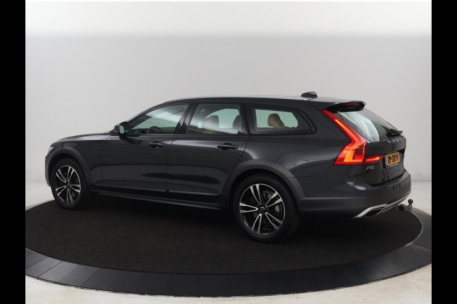 Volvo V90 Cross Country 2.0 T5 AWD | Leder | Trekhaak | Stoelverwarming | Adaptive cruise | Camera | Carplay | 19'' | Navigatie | DAB | Digital Cockpit