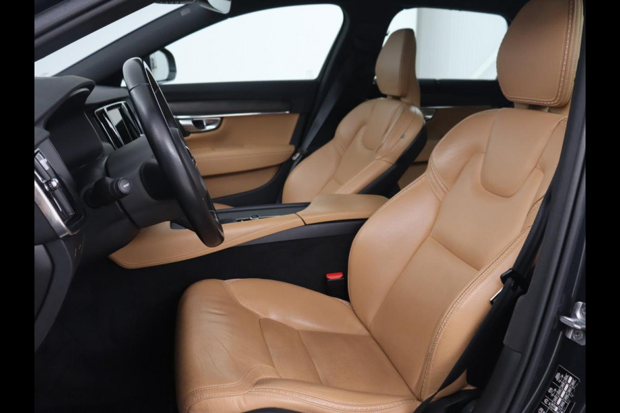 Volvo V90 Cross Country 2.0 T5 AWD | Leder | Trekhaak | Stoelverwarming | Adaptive cruise | Camera | Carplay | 19'' | Navigatie | DAB | Digital Cockpit