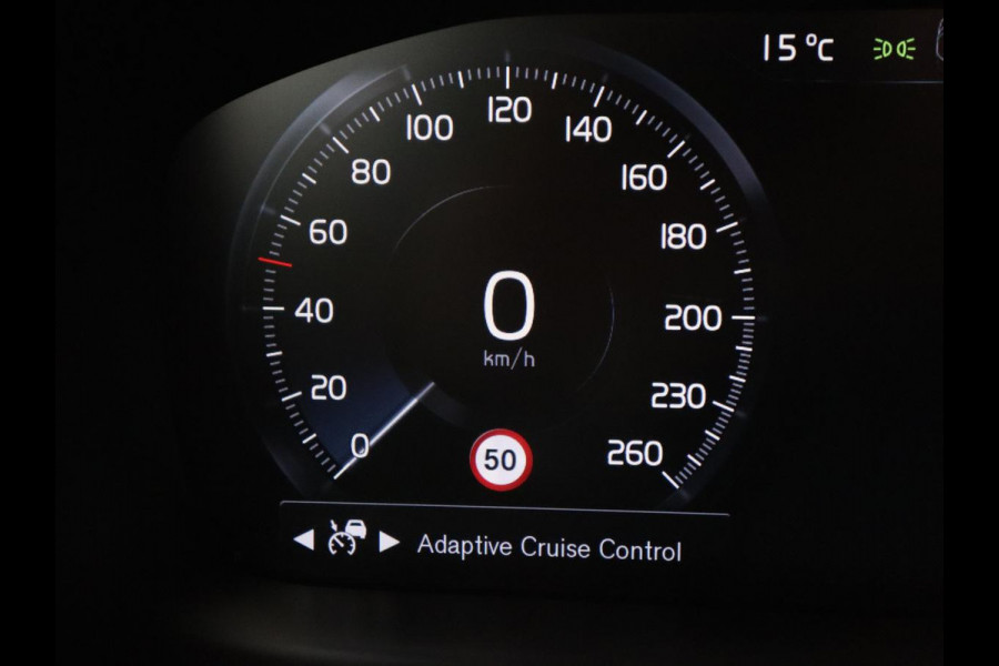 Volvo V90 Cross Country 2.0 T5 AWD | Leder | Trekhaak | Stoelverwarming | Adaptive cruise | Camera | Carplay | 19'' | Navigatie | DAB | Digital Cockpit