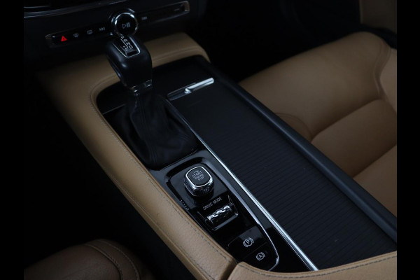 Volvo V90 Cross Country 2.0 T5 AWD | Leder | Trekhaak | Stoelverwarming | Adaptive cruise | Camera | Carplay | 19'' | Navigatie | DAB | Digital Cockpit