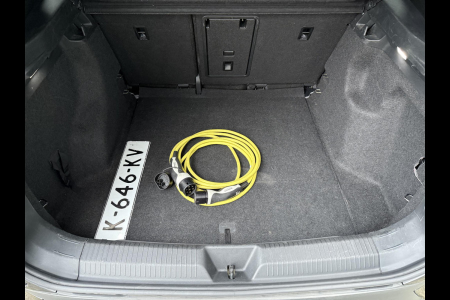 Volkswagen ID.4 Aut. First Edition 77kWh | Trekhaak | Navi | Camera |