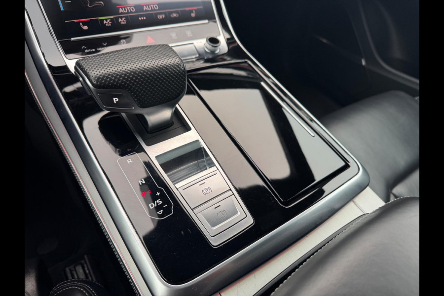 Audi Q8 55 TFSI quattro S Line 340 PK Pano Leder Camera Trekhaak