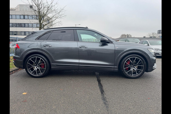 Audi Q8 55 TFSI quattro S Line 340 PK Pano Leder Camera Trekhaak