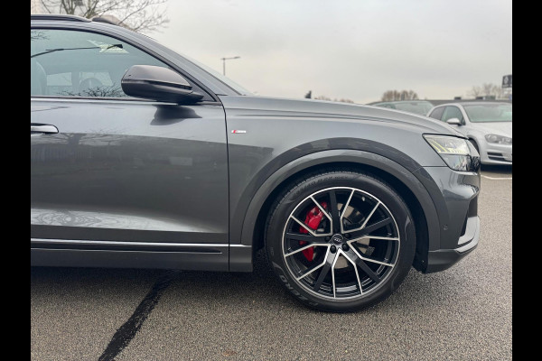 Audi Q8 55 TFSI quattro S Line 340 PK Pano Leder Camera Trekhaak