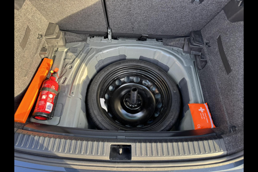 Seat Arona 1.0 TSI Style Business Intense Pdc Carplay DAB radio Clima Led Cruise