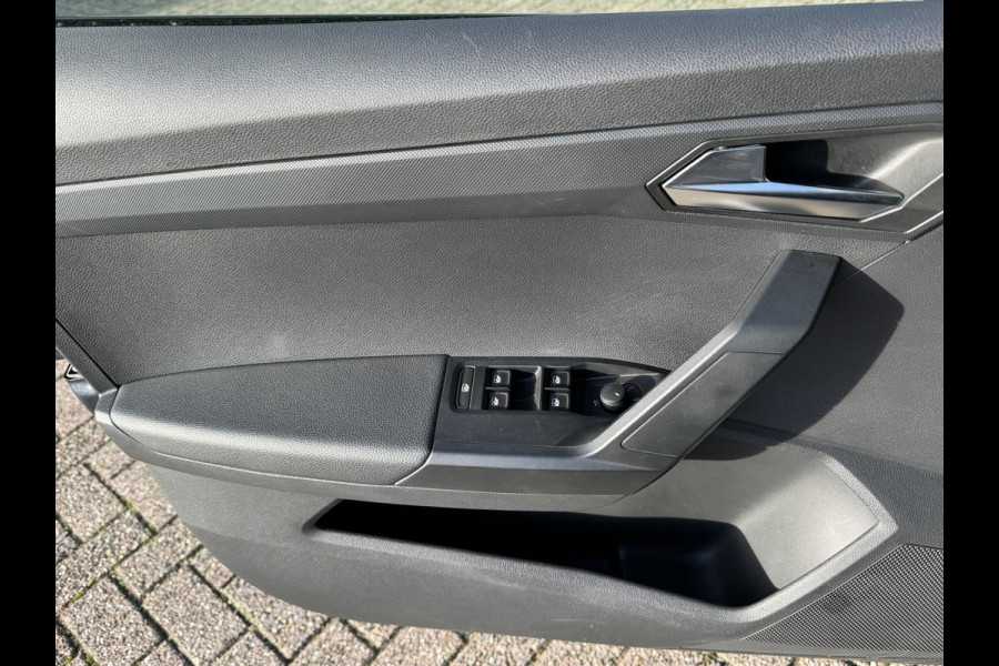 Seat Arona 1.0 TSI Style Business Intense Pdc Carplay DAB radio Clima Led Cruise