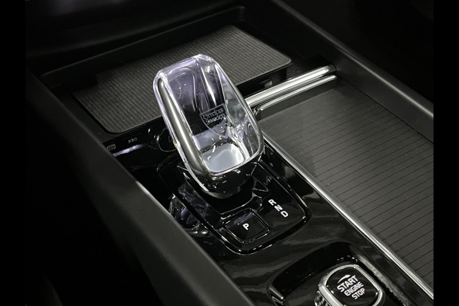 Volvo XC60 T8 Ultra Black Edition *455Pk* | Luchtvering | Open dak | Massage | Bowers & Wilkins | Trekhaak | Adapt. cruise control