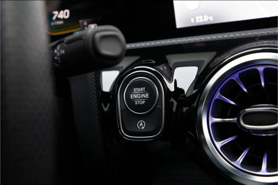 Mercedes-Benz A-Klasse AMG 35 4MATIC Premium Plus, Pano, Performance Seats, Aerodynamica-pack, Nightpack, Vol