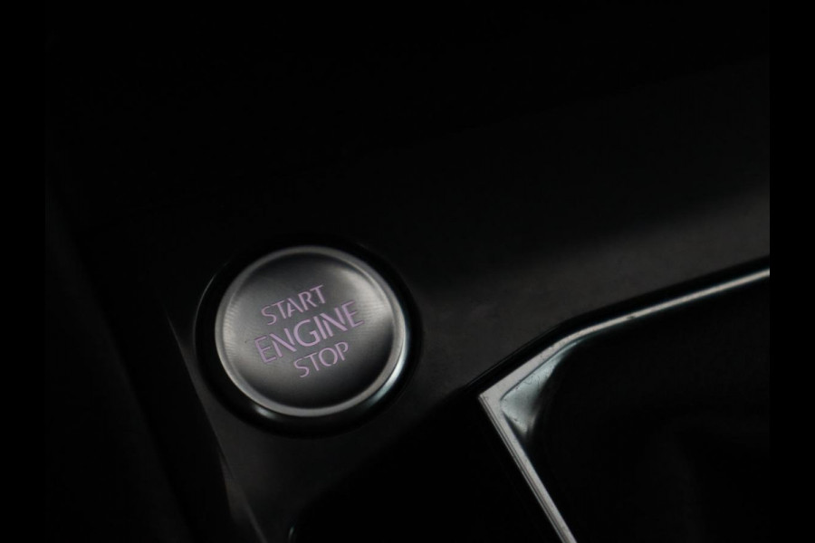 Volkswagen Tiguan 1.4 TSI eHybrid R Line | Matrix LED | Camera | Carplay | Adaptive cruise | 19'' | Navigatie | Park Assist | Virtual Cockpit | Climate control | DAB | Getint glas