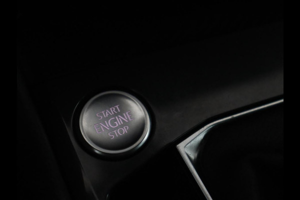 Volkswagen Tiguan 1.4 TSI eHybrid R Line | Matrix LED | Camera | Carplay | Adaptive cruise | 19'' | Navigatie | Park Assist | Virtual Cockpit | Climate control | DAB | Getint glas