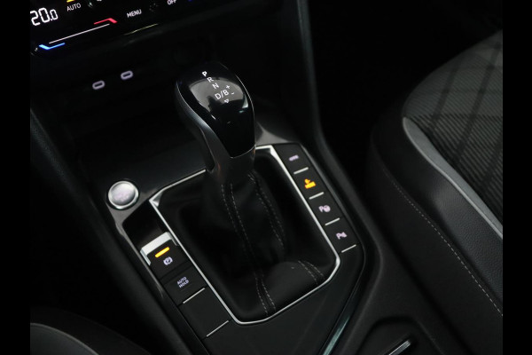 Volkswagen Tiguan 1.4 TSI eHybrid R Line | Matrix LED | Camera | Carplay | Adaptive cruise | 19'' | Navigatie | Park Assist | Virtual Cockpit | Climate control | DAB | Getint glas