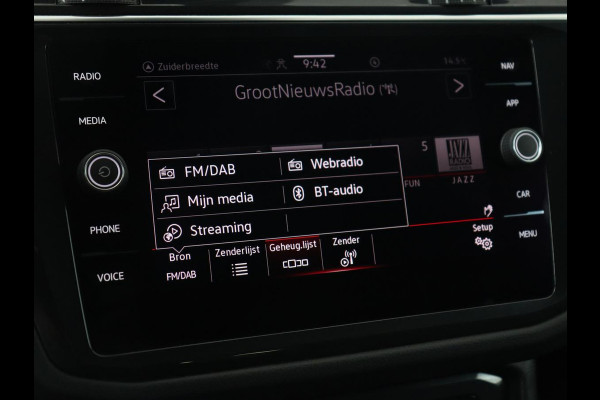 Volkswagen Tiguan 1.4 TSI eHybrid R Line | Matrix LED | Camera | Carplay | Adaptive cruise | 19'' | Navigatie | Park Assist | Virtual Cockpit | Climate control | DAB | Getint glas