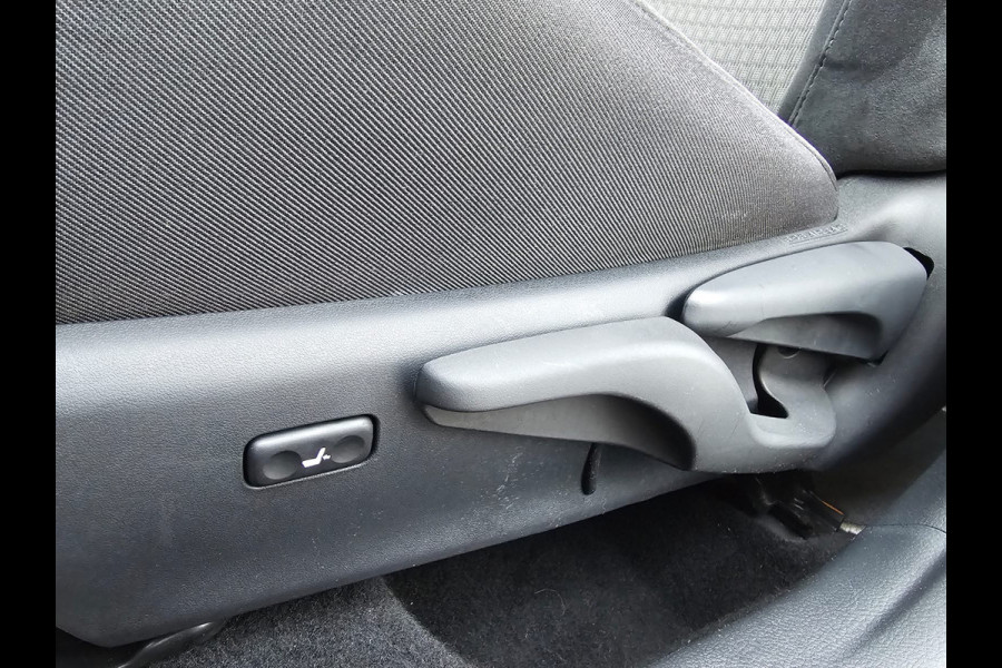 Toyota Auris Touring Sports 1.8 Hybrid Dynamic | Automaat | Navi | Cruise | Camera | LMV | Keyless |