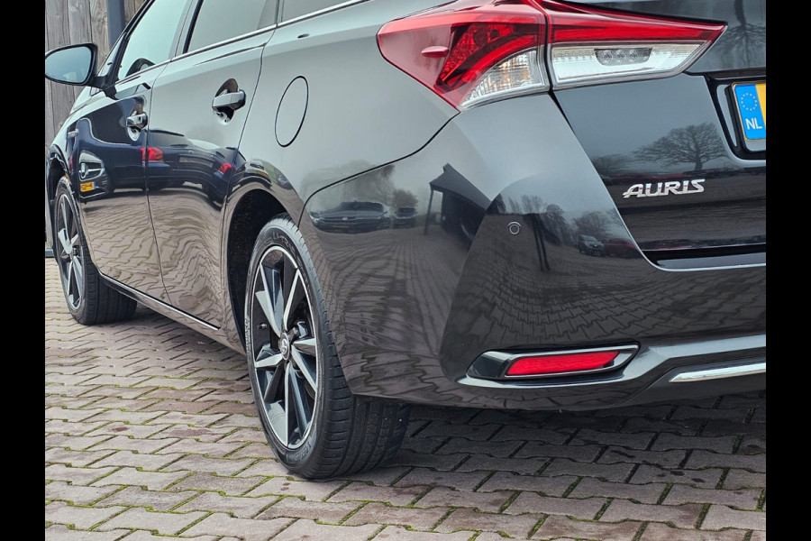 Toyota Auris Touring Sports 1.8 Hybrid Dynamic | Automaat | Navi | Cruise | Camera | LMV | Keyless |