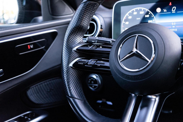 Mercedes-Benz C-Klasse 180 AMG Pano / Leer / Camera