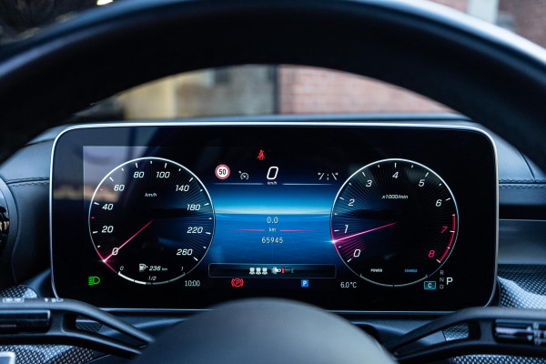 Mercedes-Benz C-Klasse 180 AMG Pano / Leer / Camera