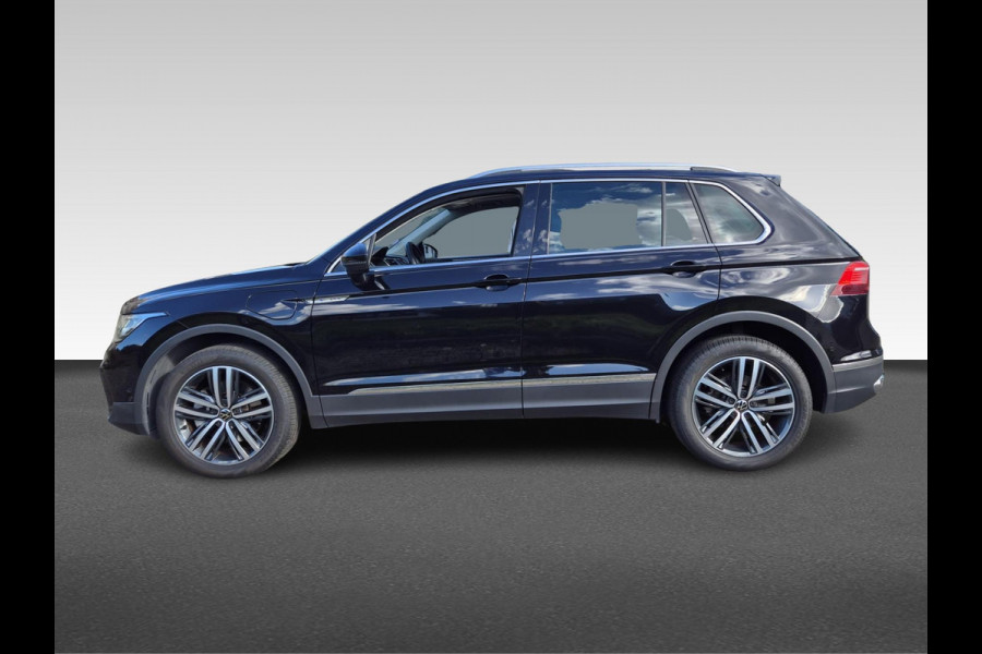 Volkswagen Tiguan 1.4 TSI eHybrid R-Line Business+ | panoramadak | IQ.Light | Virtual Cockpit |