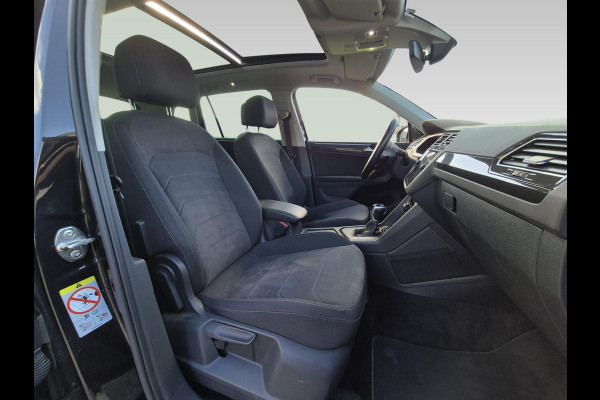 Volkswagen Tiguan 1.4 TSI eHybrid R-Line Business+ | panoramadak | IQ.Light | Virtual Cockpit |