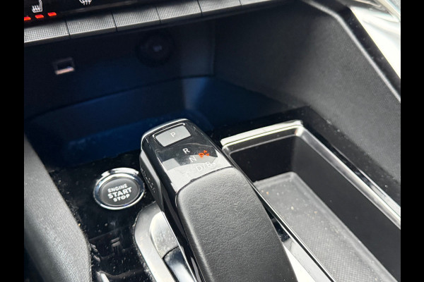 Peugeot 3008 BWJ 2022 | 1.6 HYbrid4 300PK Blue Allure | TREKHAAK | LEDER/STOF | CAMERA A | CLIMA | NAVI | CARPLAY | STOELVERW | PDC 2X |