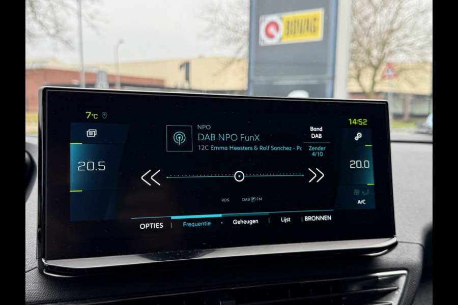 Peugeot 3008 BWJ 2022 | 1.6 HYbrid4 300PK Blue Allure | TREKHAAK | LEDER/STOF | CAMERA A | CLIMA | NAVI | CARPLAY | STOELVERW | PDC 2X |