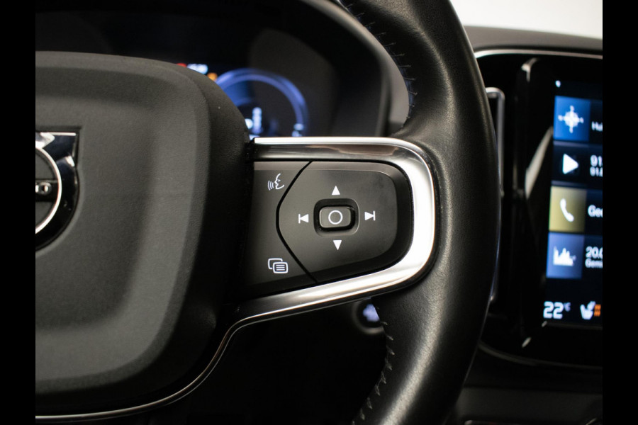 Volvo XC40 1.5 T4 Recharge Inscription Expression (APPLE CARPLAY,NAVI,LED,HARMAN/KARDON,SPORTSTOELEN,TREKHAAK,360 VIEW,CAMERA,PDC)