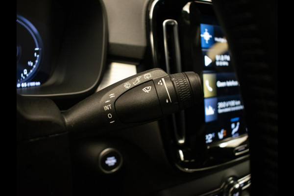 Volvo XC40 1.5 T4 Recharge Inscription Expression (APPLE CARPLAY,NAVI,LED,HARMAN/KARDON,SPORTSTOELEN,TREKHAAK,360 VIEW,CAMERA,PDC)