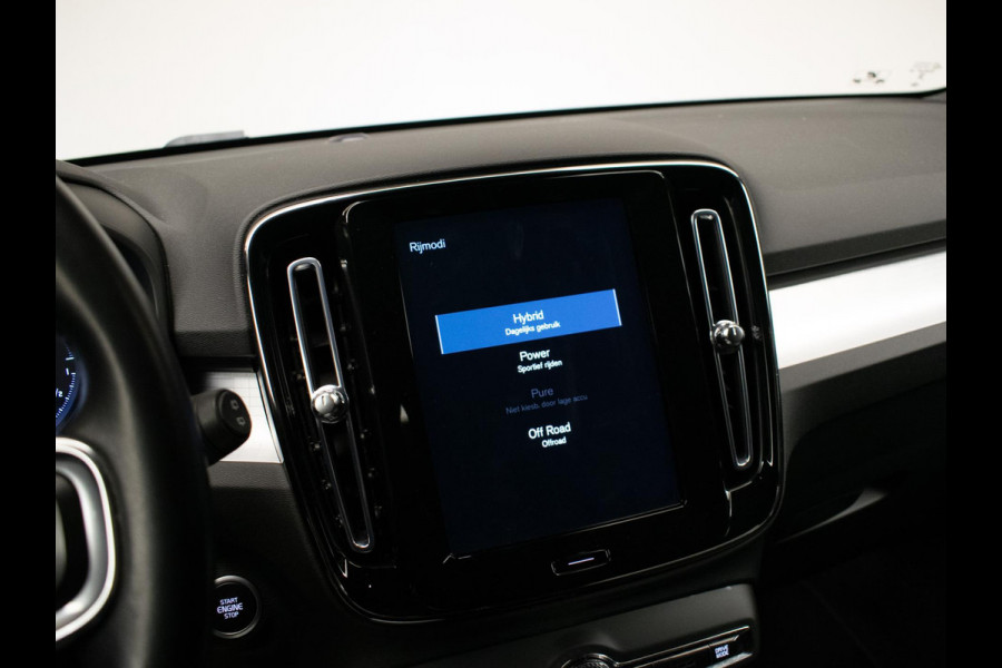 Volvo XC40 1.5 T4 Recharge Inscription Expression (APPLE CARPLAY,NAVI,LED,HARMAN/KARDON,SPORTSTOELEN,TREKHAAK,360 VIEW,CAMERA,PDC)
