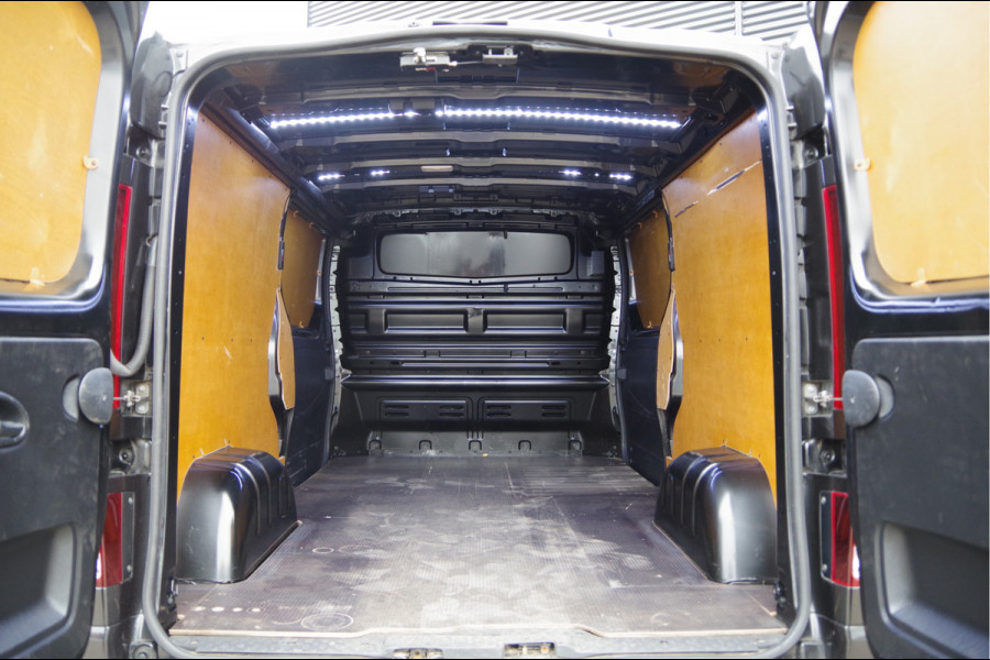 Renault Trafic 2.0 dCi L2 Luxe 170PK AUT. LED, 2X SCHUIFDEUR, STOELVERWARMING, TREKHAAK, CAMERA, NAVI, CRUISE, CLIMA, PARKEERSENSOREN, NL AUTO,