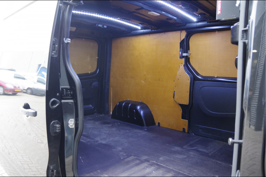 Renault Trafic 2.0 dCi L2 Luxe 170PK AUT. LED, 2X SCHUIFDEUR, STOELVERWARMING, TREKHAAK, CAMERA, NAVI, CRUISE, CLIMA, PARKEERSENSOREN, NL AUTO,