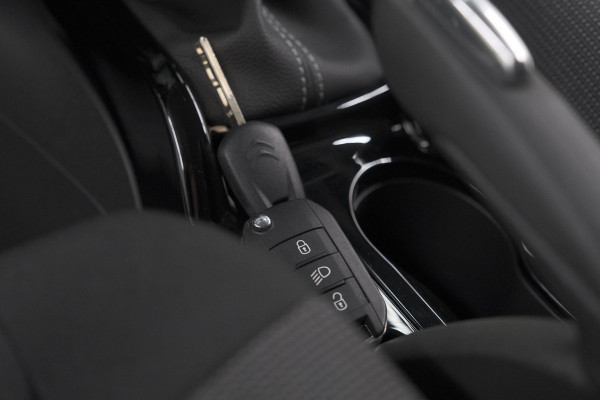 Citroën C3 Aircross PureTech 130 EAT6 Max | Parkeersensoren | Stoelverwarming | Apple Carplay | 16 Inch Lichtmetalen Velgen
